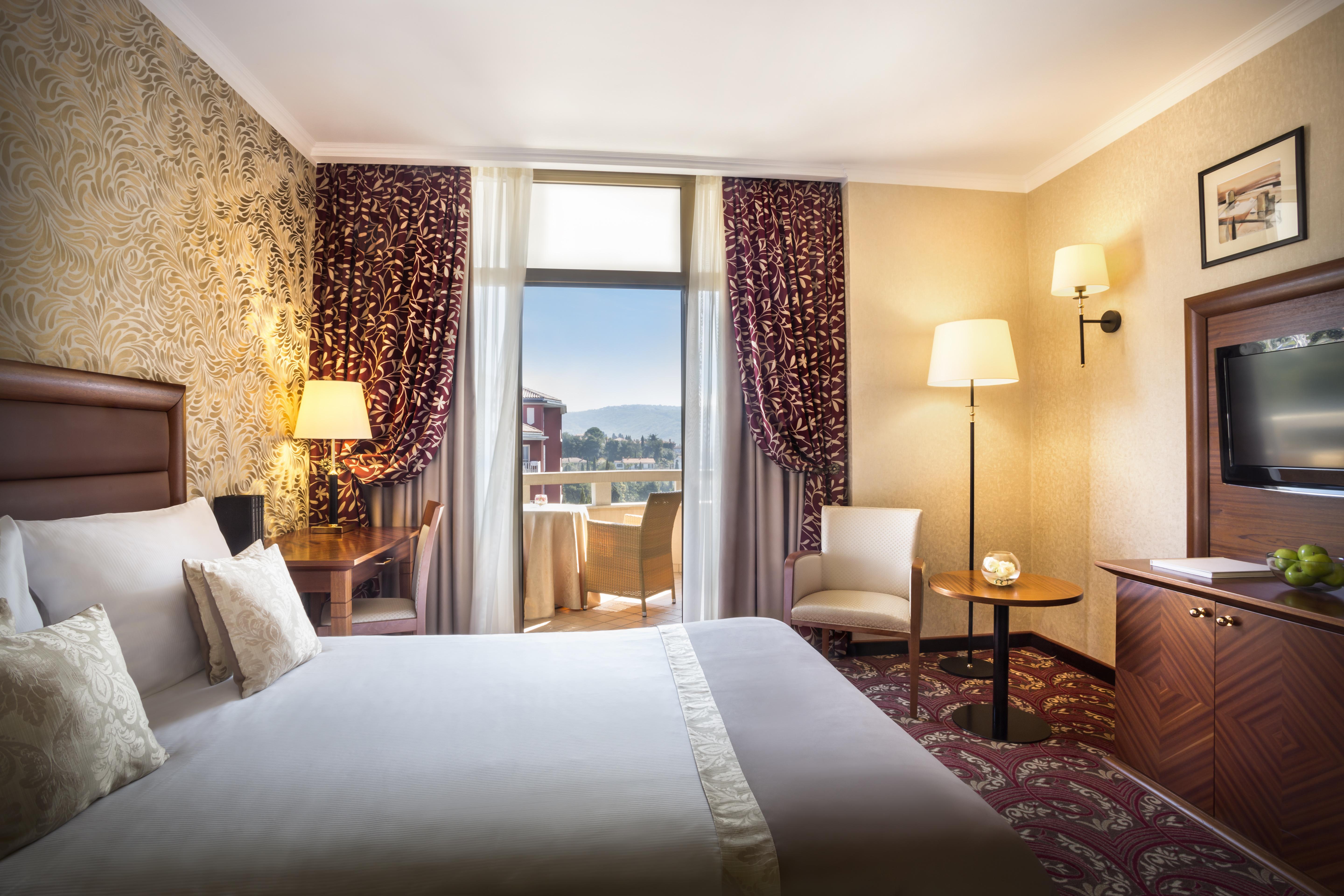 Remisens Hotel Metropol Portoroz Exterior foto A room at the hotel