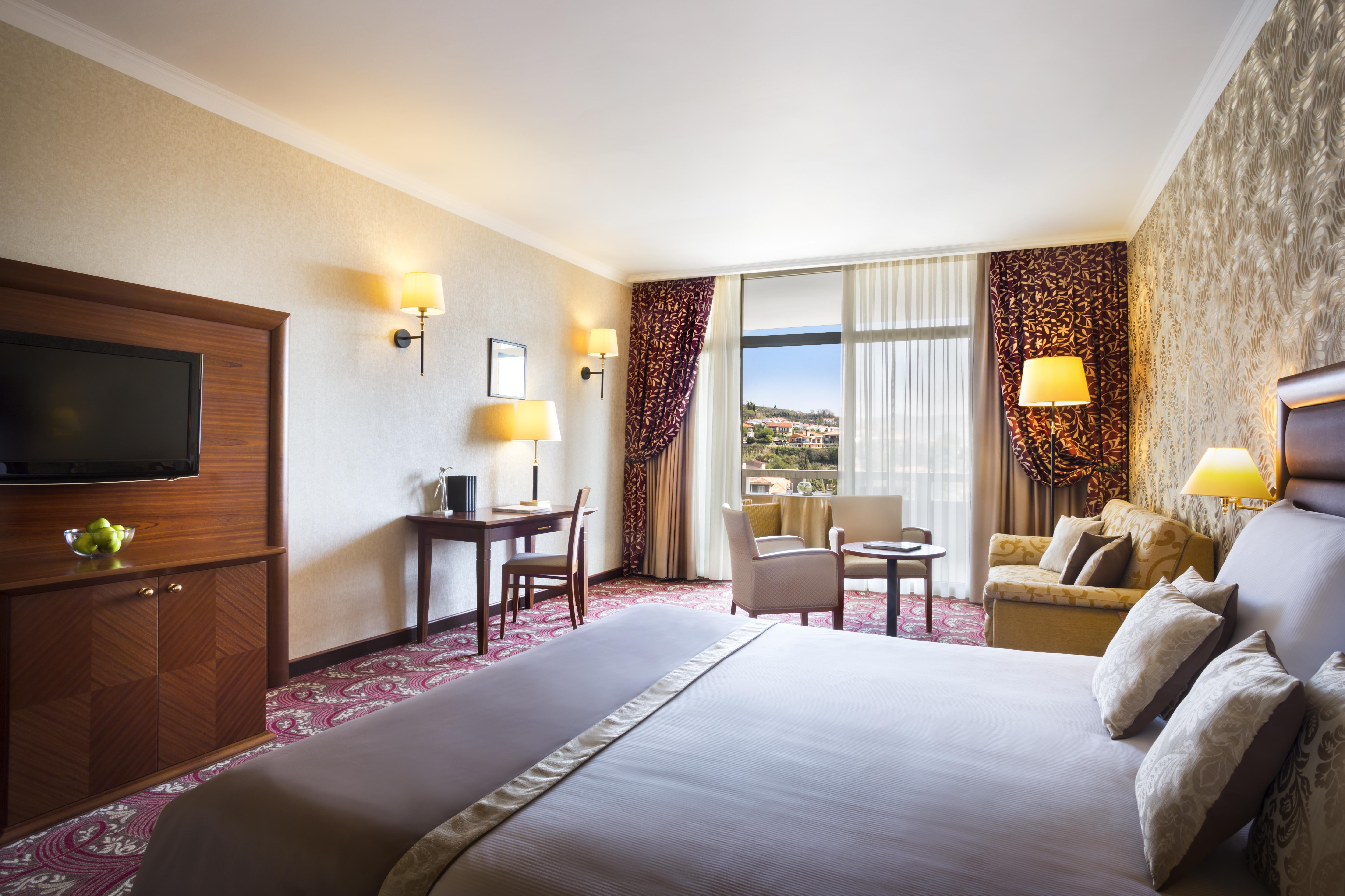 Remisens Hotel Metropol Portoroz Exterior foto A room at the hotel