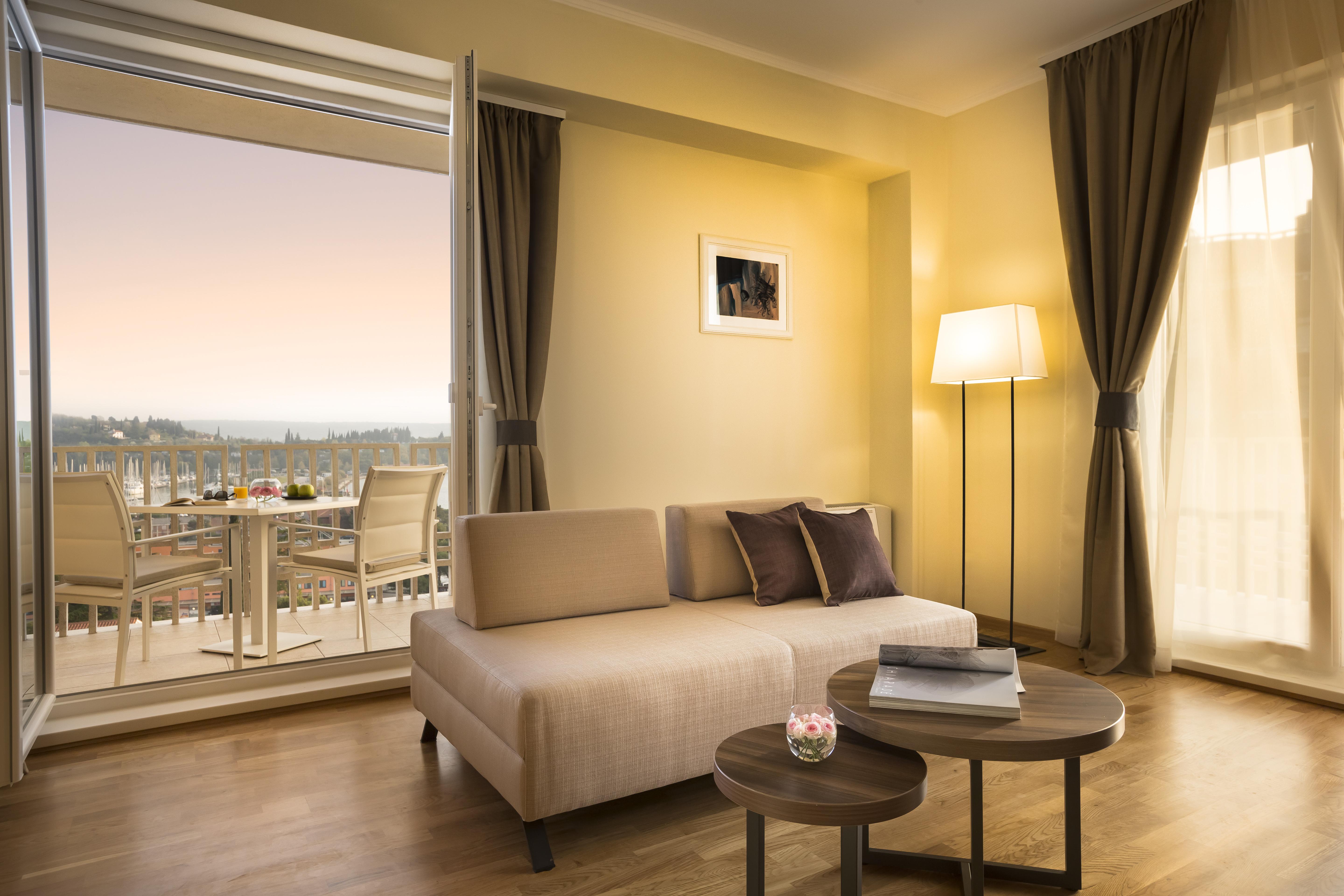 Remisens Hotel Metropol Portoroz Exterior foto A living room