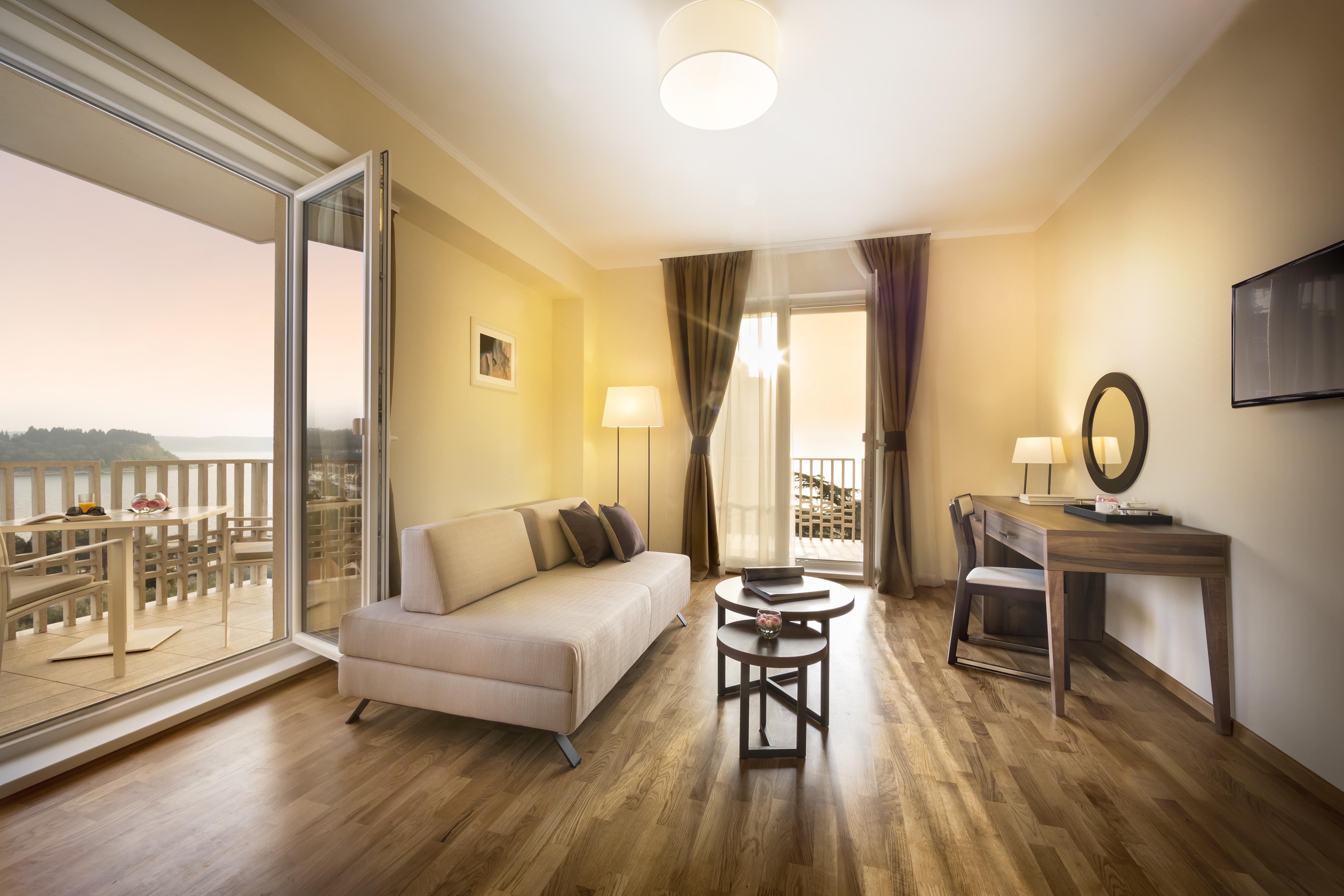 Remisens Hotel Metropol Portoroz Exterior foto A living room