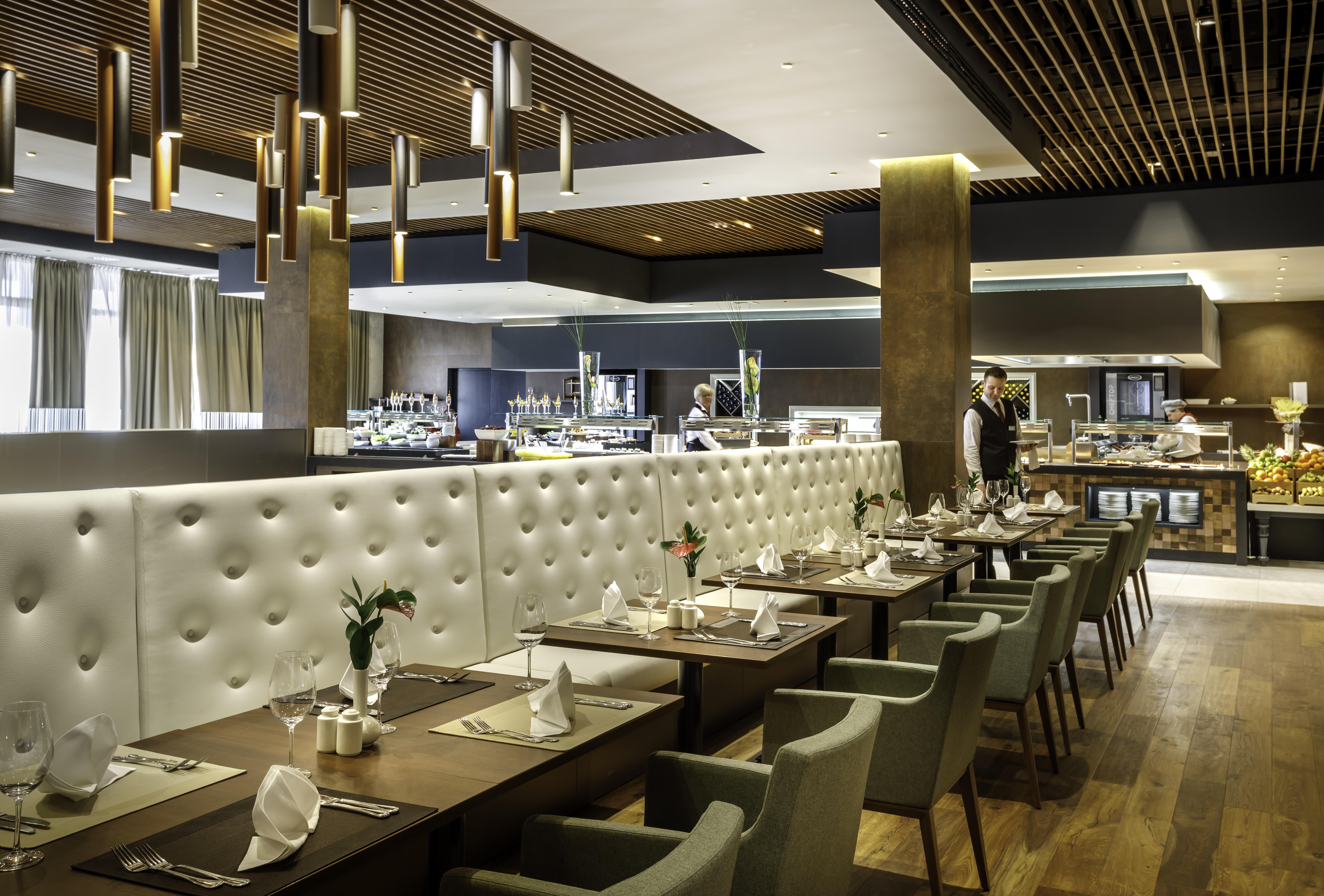 Remisens Hotel Metropol Portoroz Exterior foto The restaurant